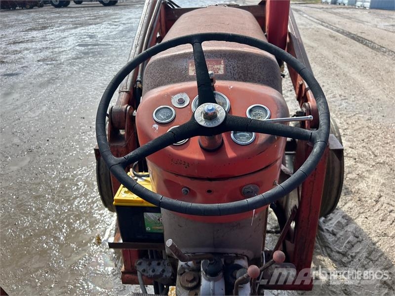Massey Ferguson 88 2WD Tractor (Inoperable) Τρακτέρ