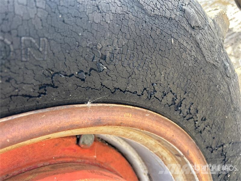 Massey Ferguson 88 2WD Tractor (Inoperable) Τρακτέρ