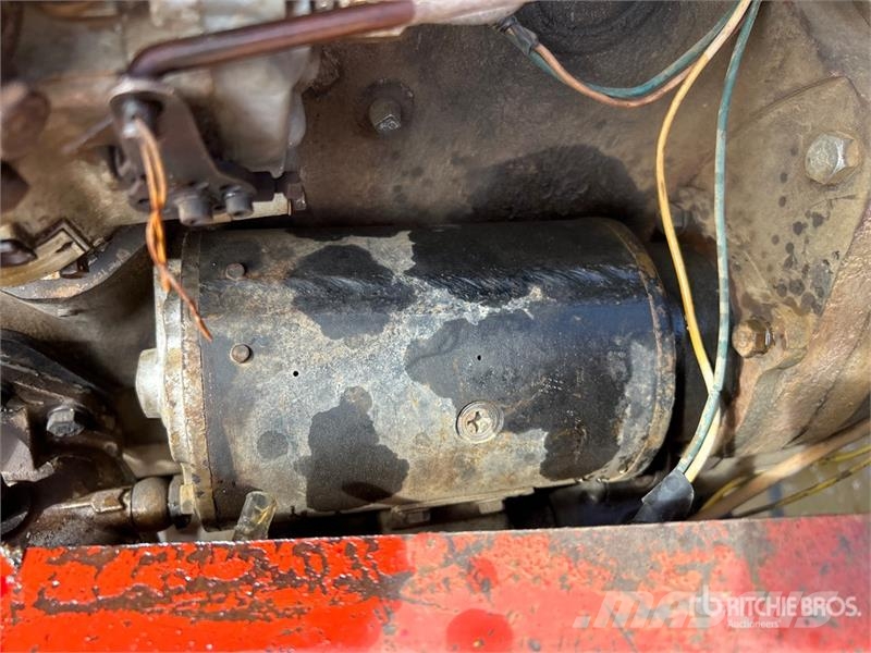 Massey Ferguson 88 2WD Tractor (Inoperable) Τρακτέρ