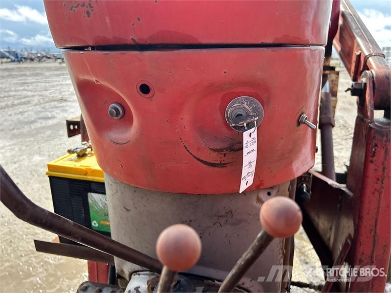Massey Ferguson 88 2WD Tractor (Inoperable) Τρακτέρ