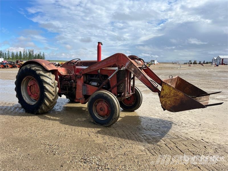 Massey Ferguson 88 2WD Tractor (Inoperable) Τρακτέρ
