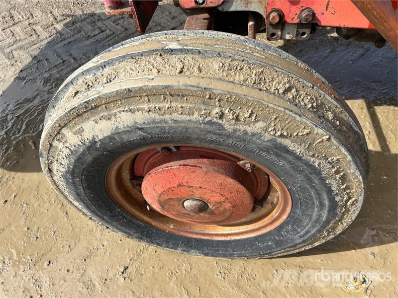 Massey Ferguson 88 2WD Tractor (Inoperable) Τρακτέρ