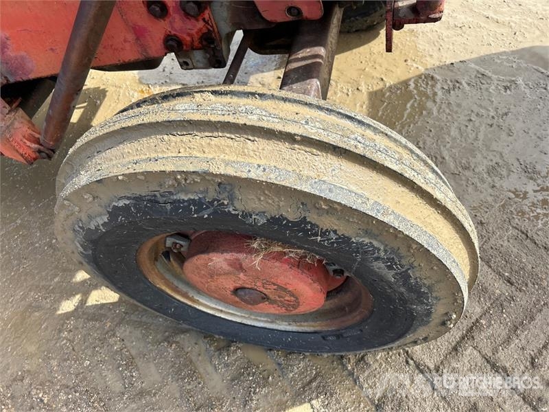 Massey Ferguson 88 2WD Tractor (Inoperable) Τρακτέρ
