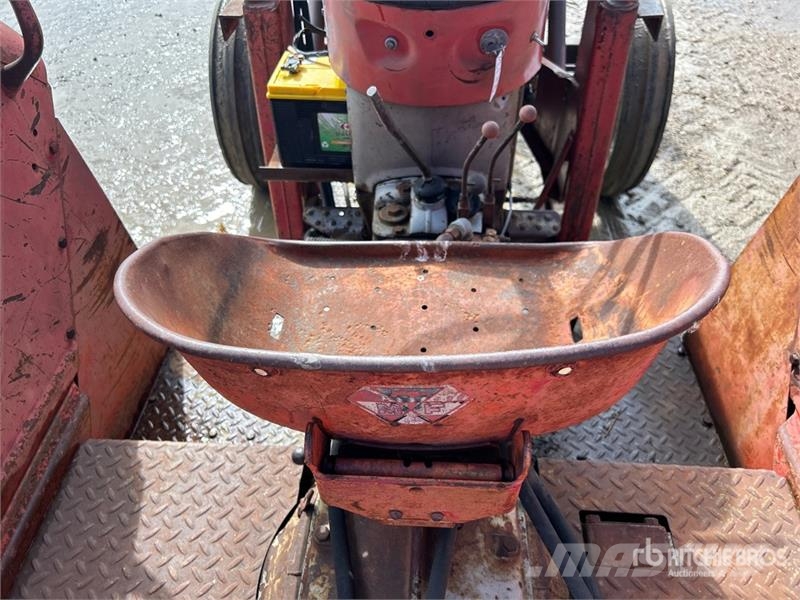 Massey Ferguson 88 2WD Tractor (Inoperable) Τρακτέρ