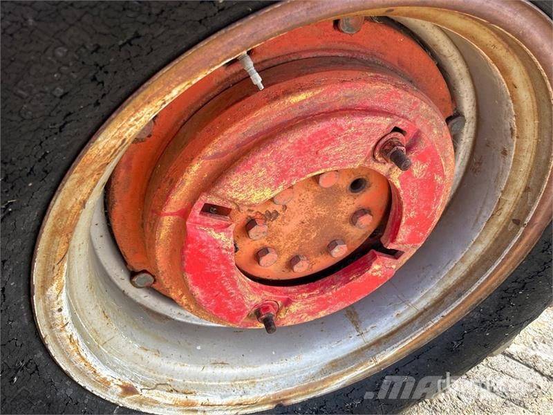 Massey Ferguson 88 2WD Tractor (Inoperable) Τρακτέρ