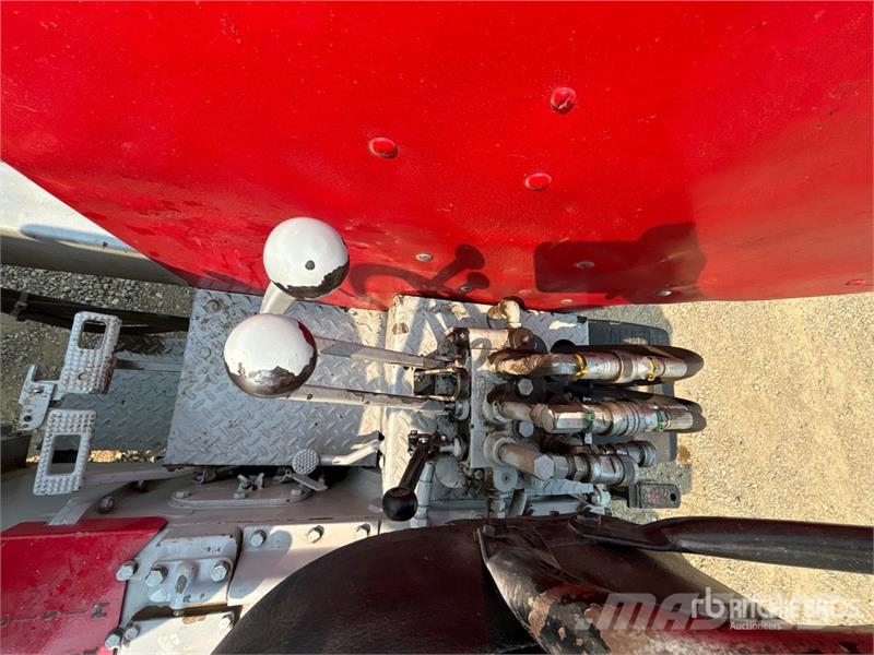 Massey Ferguson 90WR 2WD Antique Tractor 拖拉机/农用车