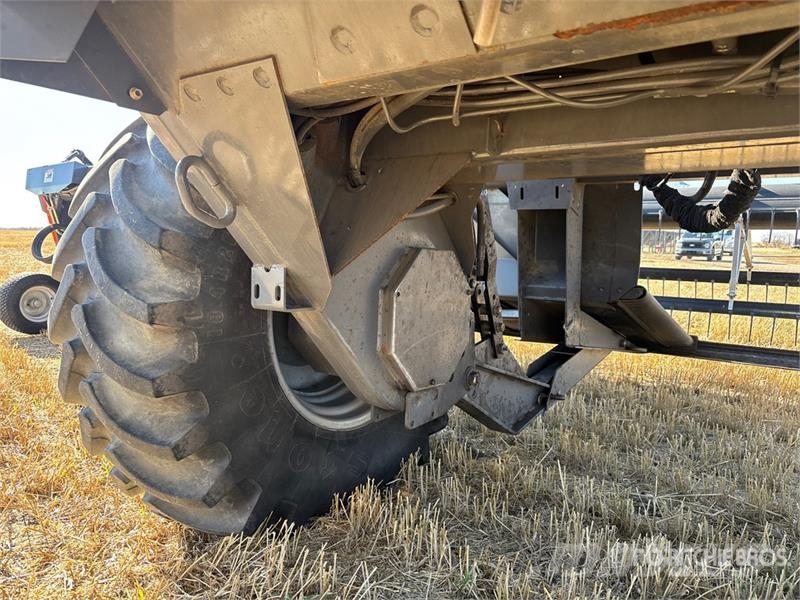 Massey Ferguson 9435 36 ft Swather Windrower محشات