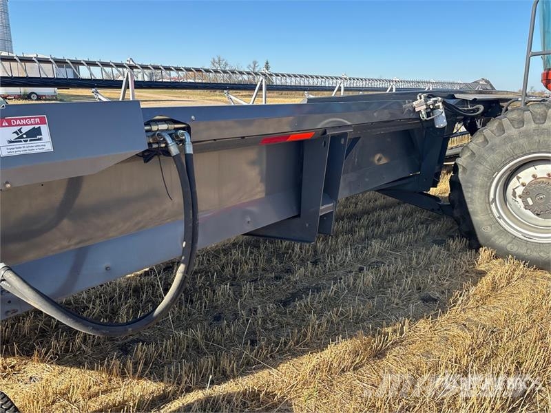 Massey Ferguson 9435 36 ft Swather Windrower محشات