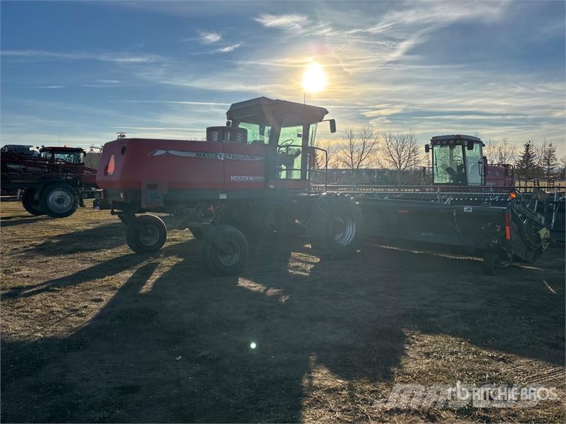 Massey Ferguson 9435 30 ft Swather Windrower Hømaskiner