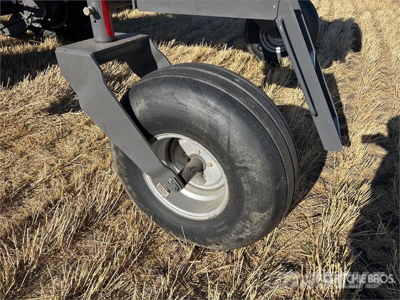 Massey Ferguson 9435 36 ft Swather Windrower محشات