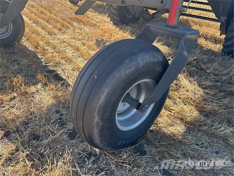 Massey Ferguson 9435 36 ft Swather Windrower محشات
