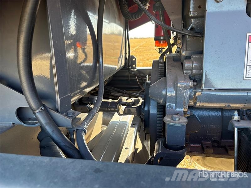 Massey Ferguson 9435 36 ft Swather Windrower محشات