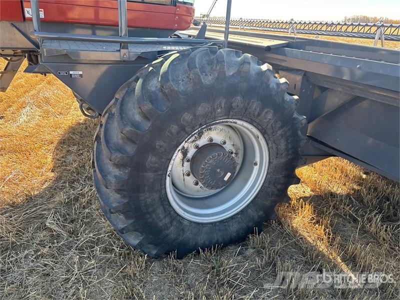 Massey Ferguson 9435 36 ft Swather Windrower محشات