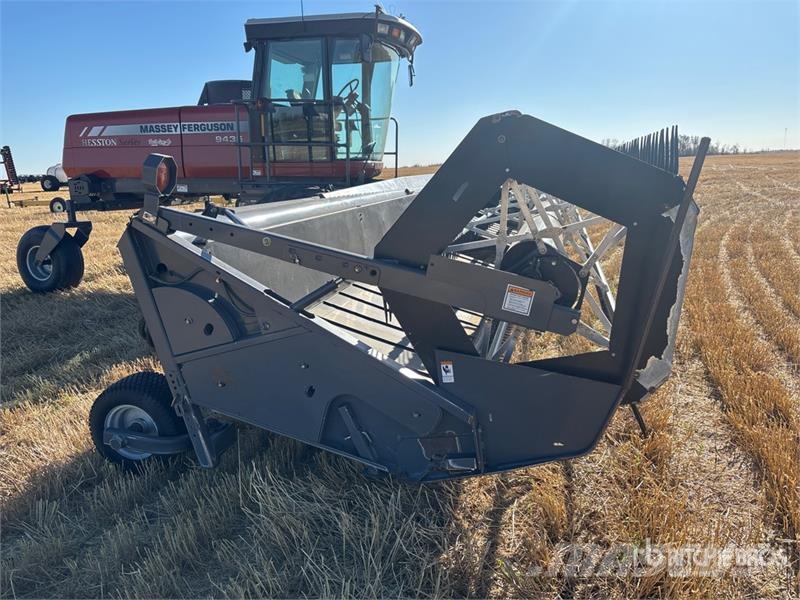 Massey Ferguson 9435 36 ft Swather Windrower محشات