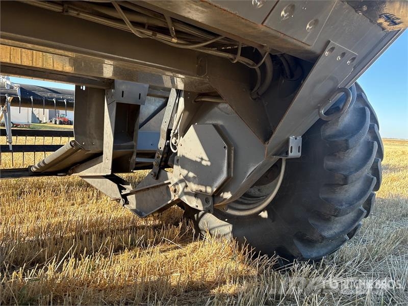 Massey Ferguson 9435 36 ft Swather Windrower محشات