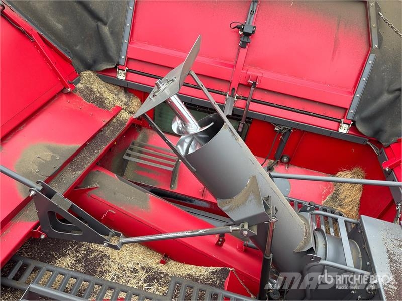 Massey Ferguson 9540 Combine Harvester Kombajni