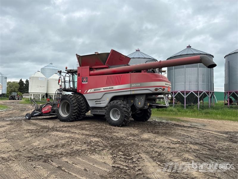 Massey Ferguson 9540 Combine Harvester Mietitrebbiatrici
