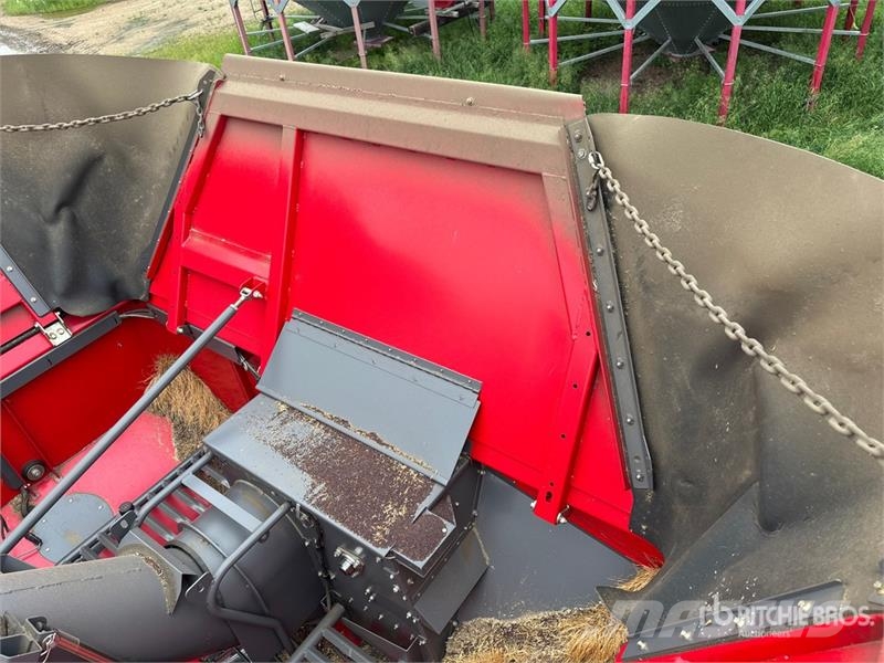 Massey Ferguson 9540 Combine Harvester Kombajni