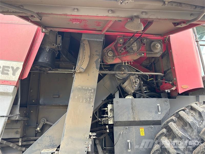 Massey Ferguson 9540 Combine Harvester Kombajni