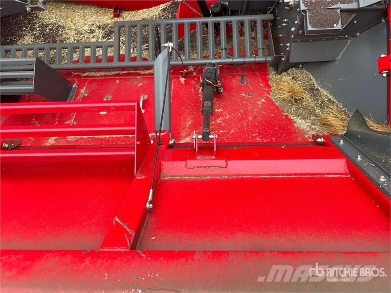Massey Ferguson 9540 Combine Harvester Kombajni