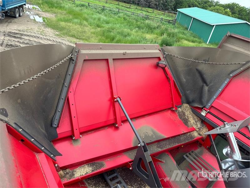 Massey Ferguson 9540 Combine Harvester Kombajni