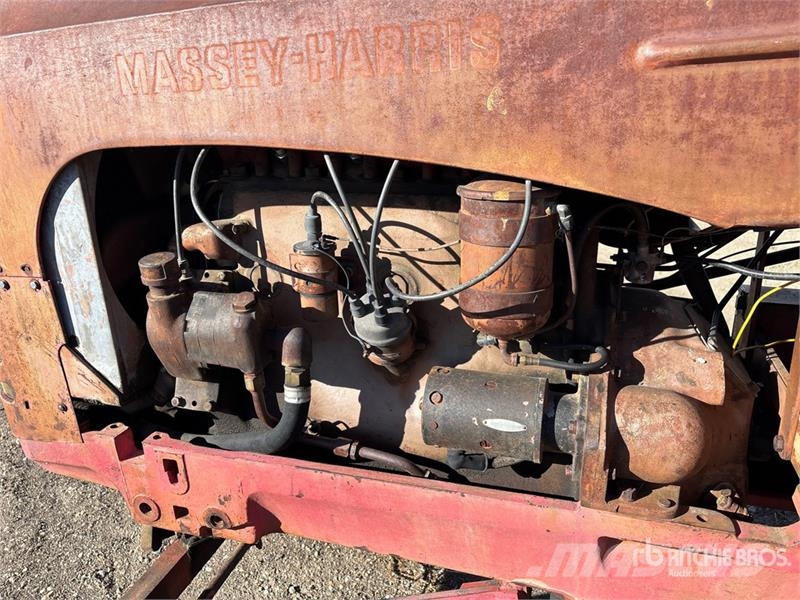  Massey-Harris 444 Antique Tractor Трактори