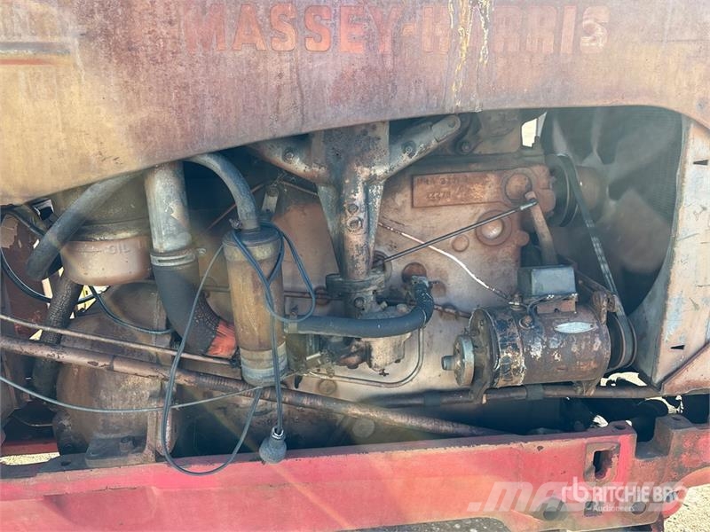  Massey-Harris 444 Antique Tractor Трактори