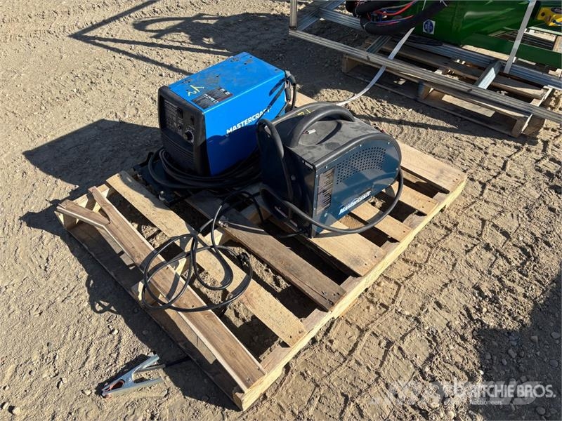 Master Craft of (2) Master Craft Flux Core 88 A MIG Porta ماكينات لحام