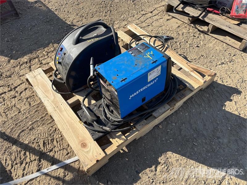 Master Craft of (2) Master Craft Flux Core 88 A MIG Porta ماكينات لحام