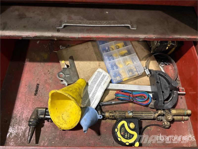 Master Craft of (2) Master Craft Tool Box Muut koneet