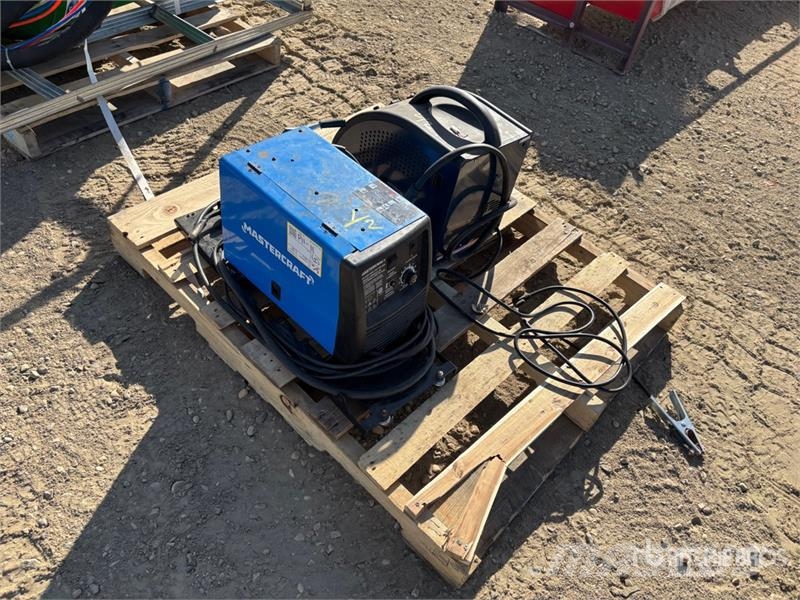 Master Craft of (2) Master Craft Flux Core 88 A MIG Porta ماكينات لحام