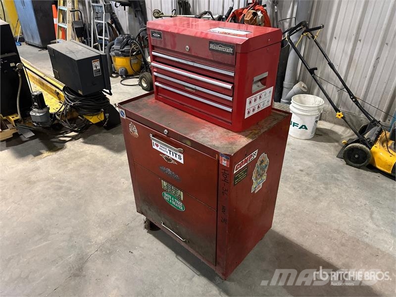 Master Craft of (2) Master Craft Tool Box Muut koneet