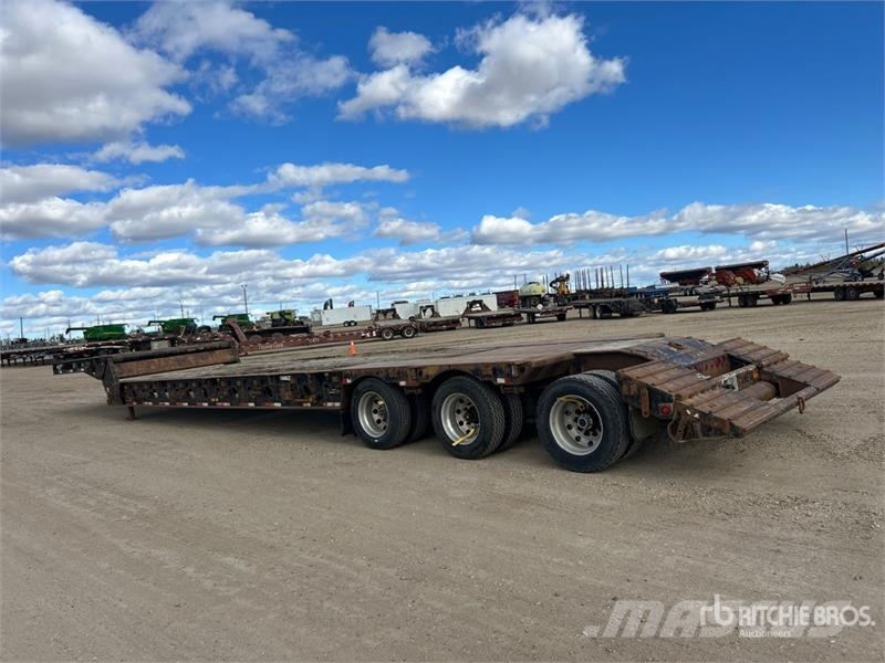  Matrixx 53 ft Tri/A Folding Neck Trailer Low loaders