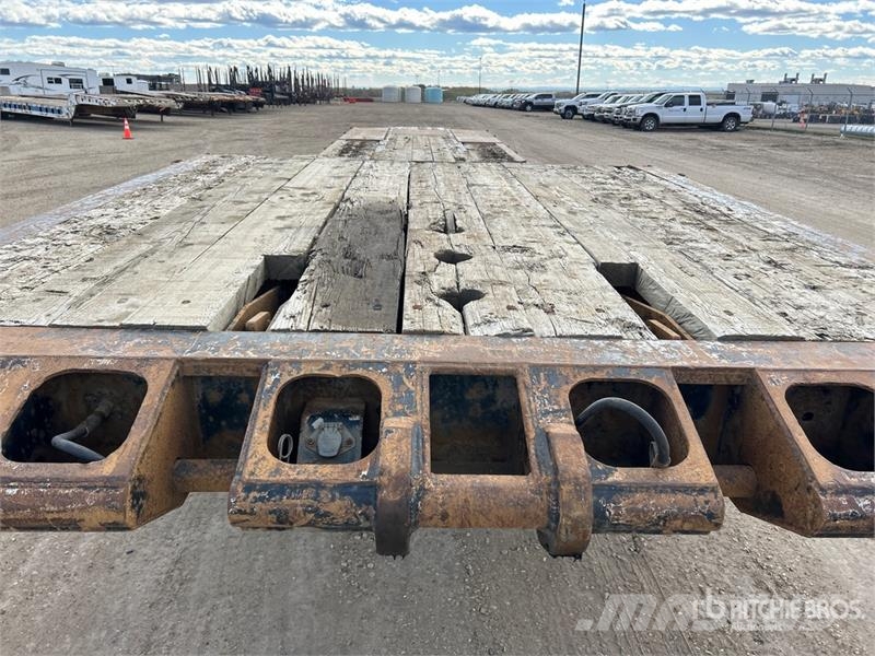  Matrixx 53 ft Tri/A Folding Neck Trailer Low loaders