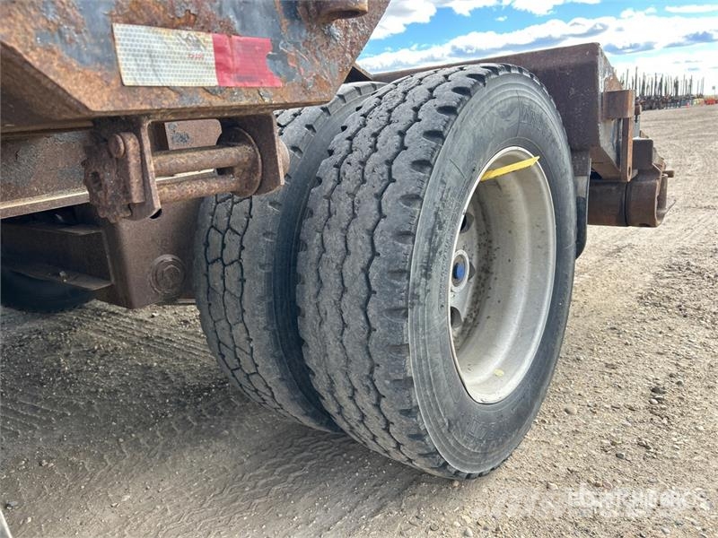  Matrixx 53 ft Tri/A Folding Neck Trailer Low loaders