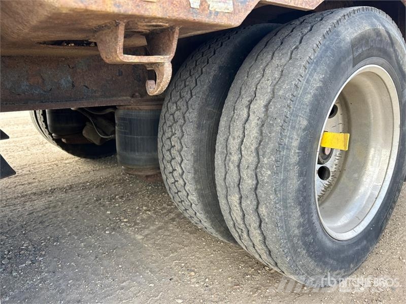  Matrixx 53 ft Tri/A Folding Neck Trailer Low loaders
