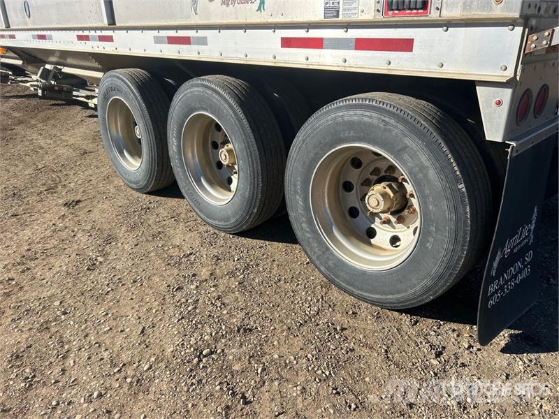 Maurer Manufacturing 48 ft Tri/A Grain Trailer Obilné návesy