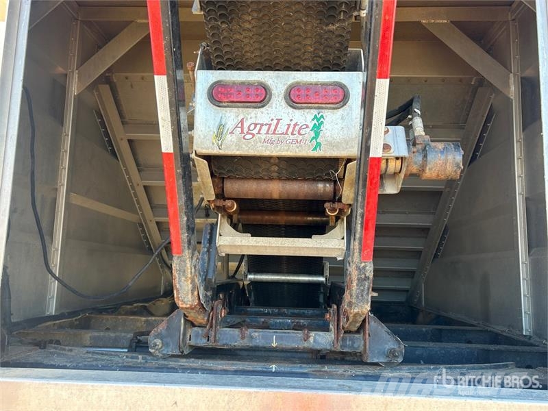 Maurer Manufacturing 48 ft Tri/A Grain Trailer Obilné návesy