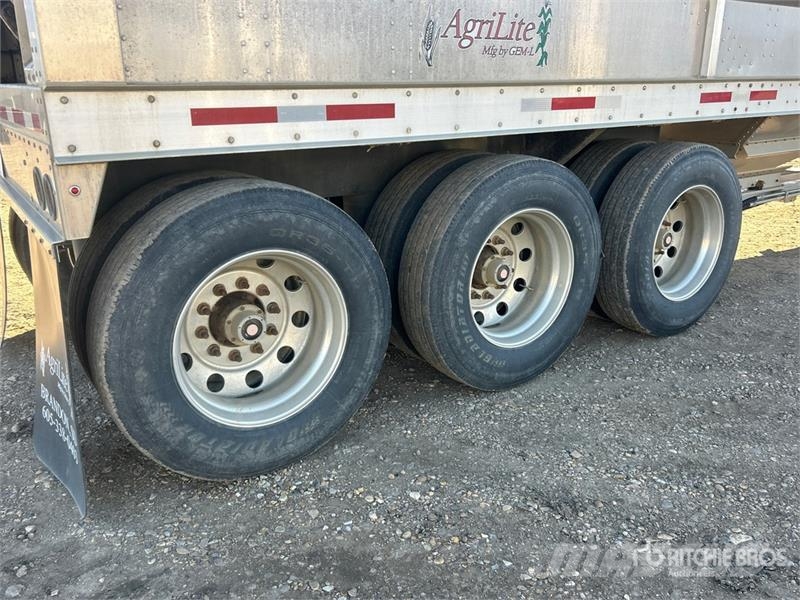 Maurer Manufacturing 48 ft Tri/A Grain Trailer Obilné návesy