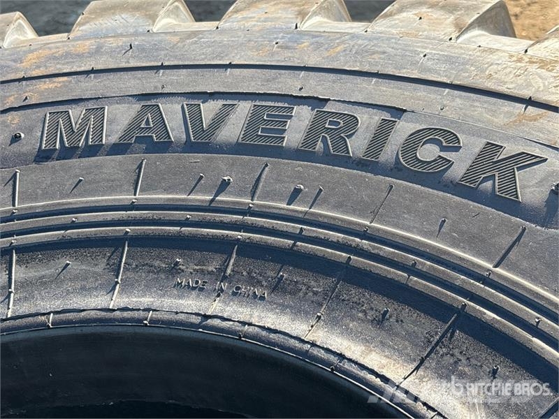 Maverick of (2) Maverick 29.5x25 Tires (Unused) Opony, koła i felgi