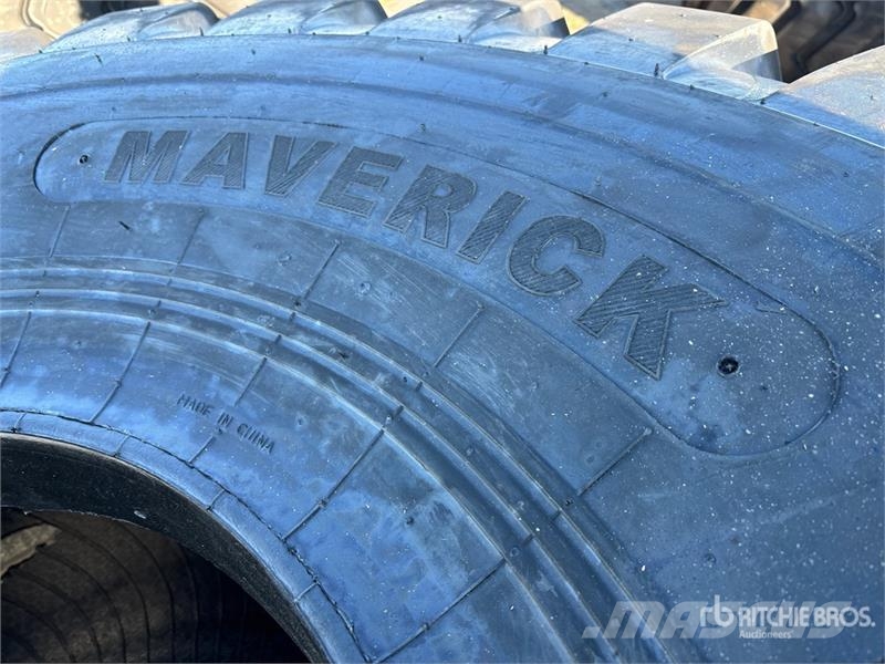 Maverick of (2) Maverick 29.5x25 Tires (Unused) Opony, koła i felgi