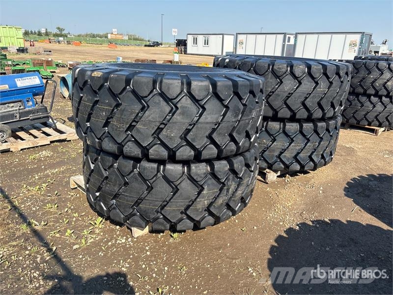 Maverick of (4) Maverick 23.5x25 E3/L3 Tires (Unus Opony, koła i felgi
