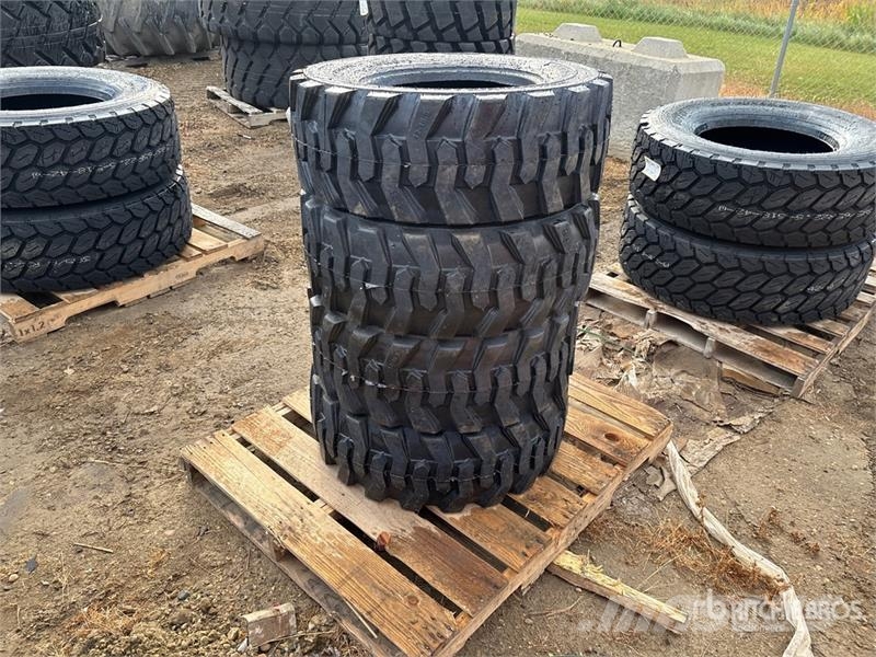  Maverick of (4) Maverick 12-16.5 Skid Steer Tires  Gume, točkovi i felne