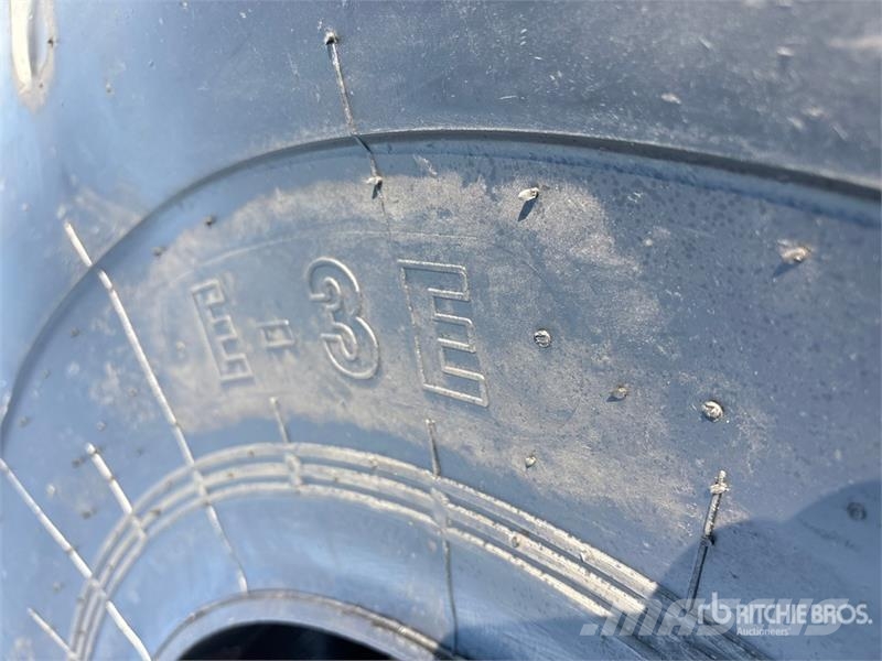 Maverick of (4) Maverick 23.5x25 E3/L3 Tires (Unus Opony, koła i felgi