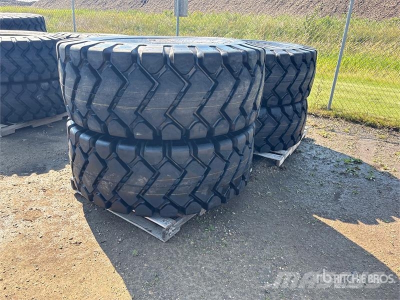 Maverick of (4) Maverick 23.5x25 E3/L3 Tires (Unus Opony, koła i felgi