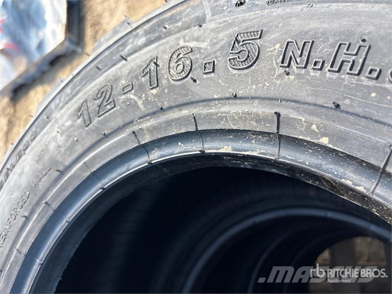 Maverick of (4) Maverick 12x16.5 Tires (Unused) Opony, koła i felgi