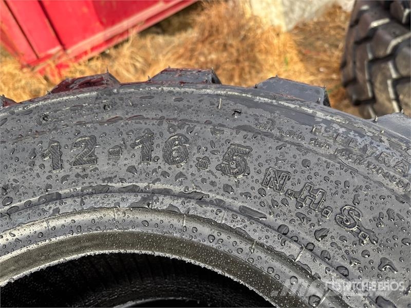  Maverick of (4) Maverick 12-16.5 Skid Steer Tires  Gume, točkovi i felne