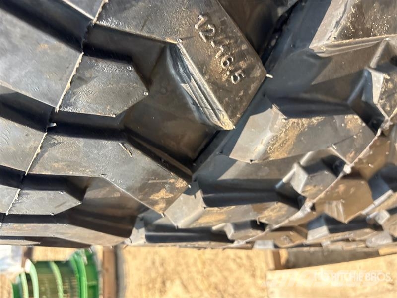 Maverick of (4) Maverick 12x16.5 Tires (Unused) Opony, koła i felgi