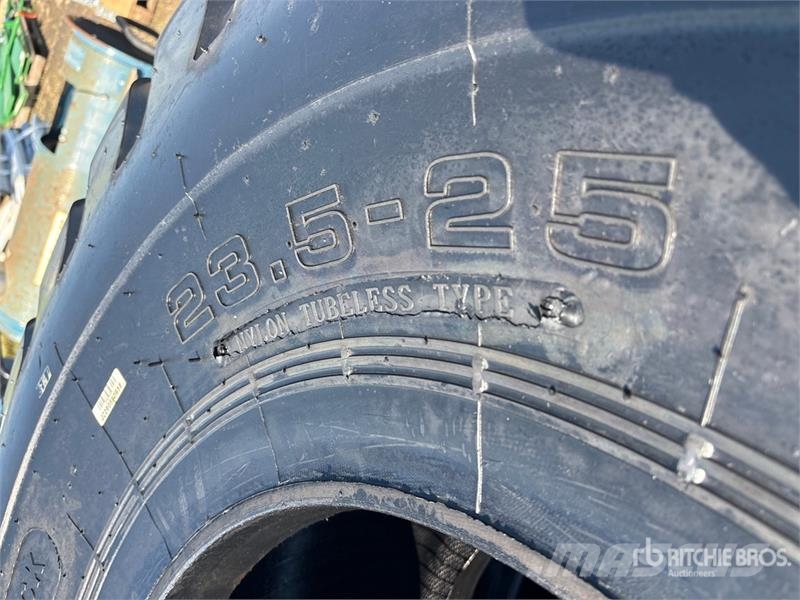 Maverick of (4) Maverick 23.5x25 E3/L3 Tires (Unus Opony, koła i felgi