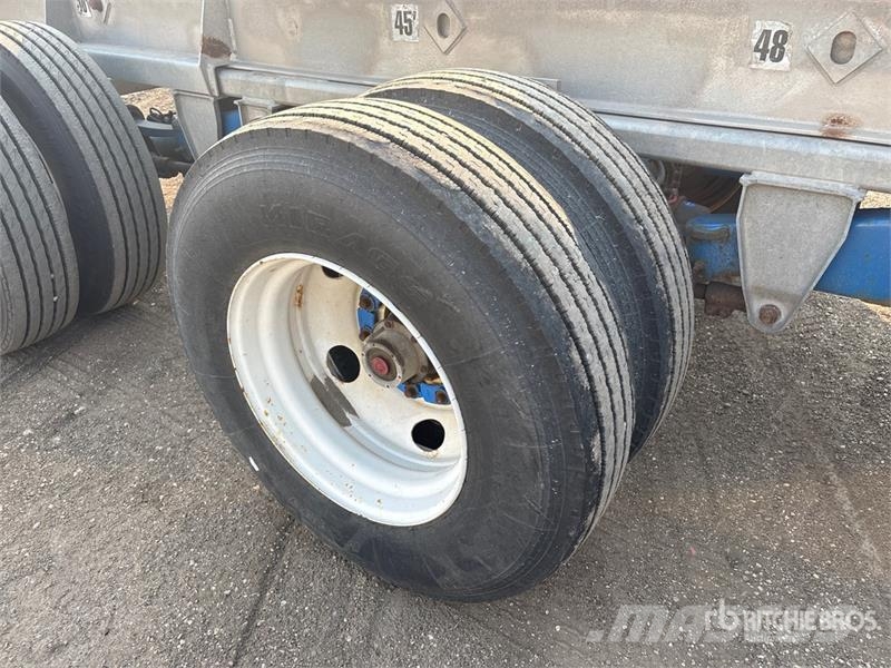 Max Atlas 40 ft Tri/A Extendable Container Trailer مقطورات حاويات